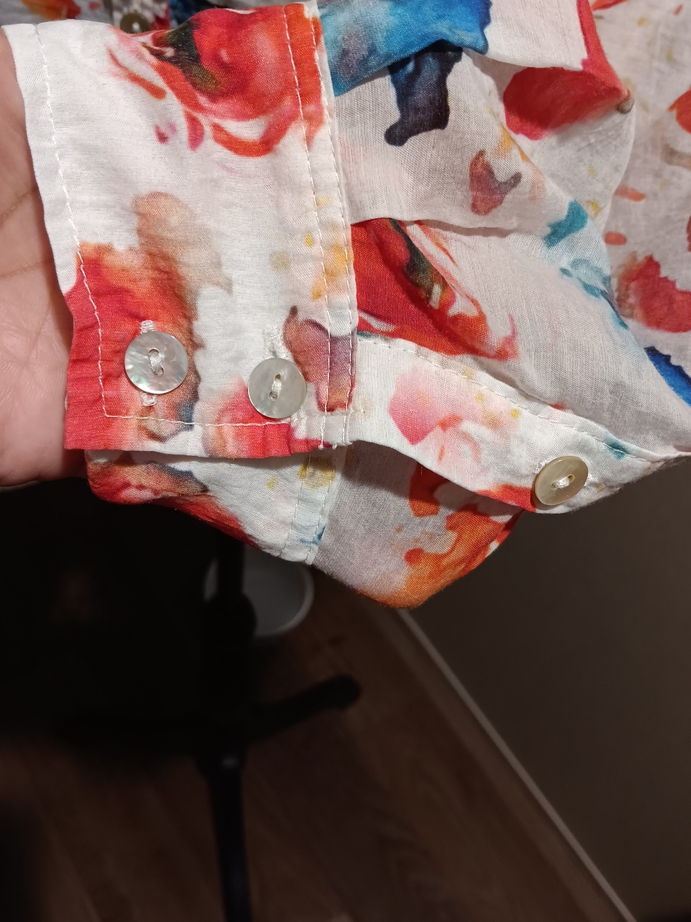 Charlie Jade 🦄 White Watercolor Floral Button-Down with Red & Blue Accents - Picture 5 of 8